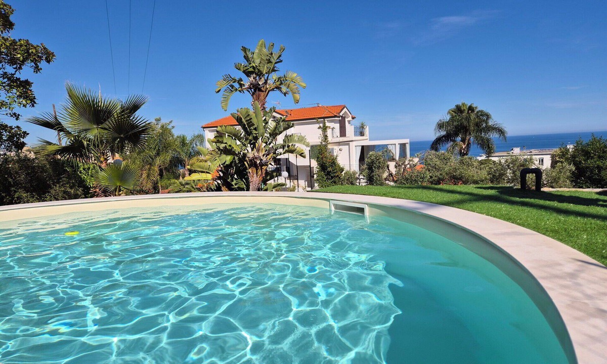 Sanremo Villa | Wonderful private villa for 6 guests with WIFI, private pool, A/C, TV and terrace