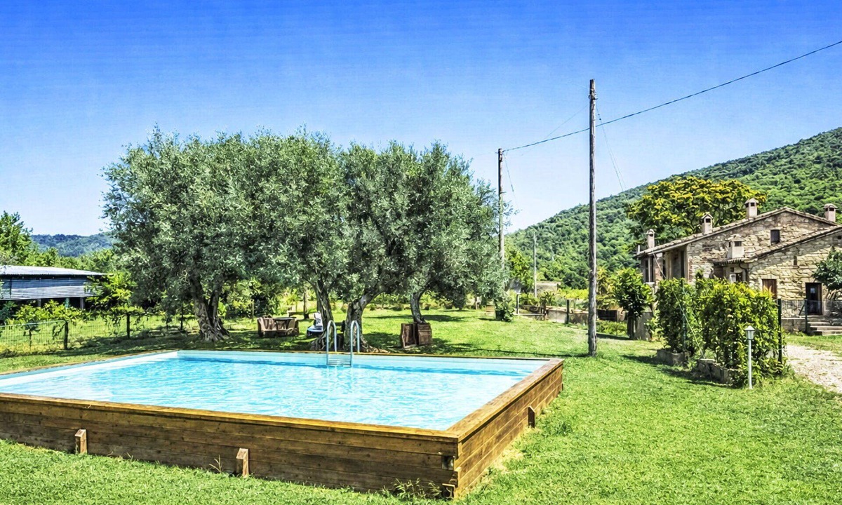 Montelovesco Villa | Wonderful villa for 5 guests with WIFI, pool, TV and pets allowed