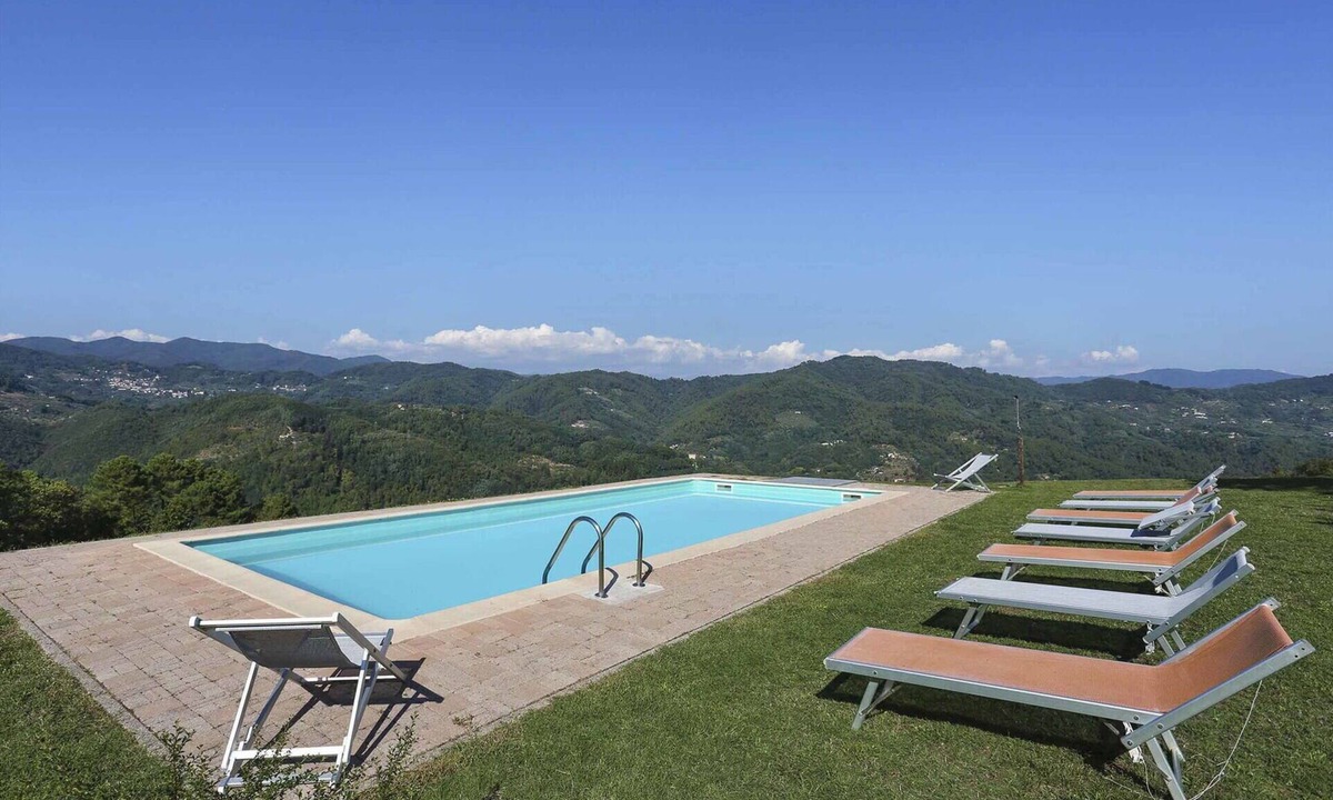 Villabuona Villa | Wonderful villa with WIFI, private pool, TV, veranda and panoramic view, close to Lucca