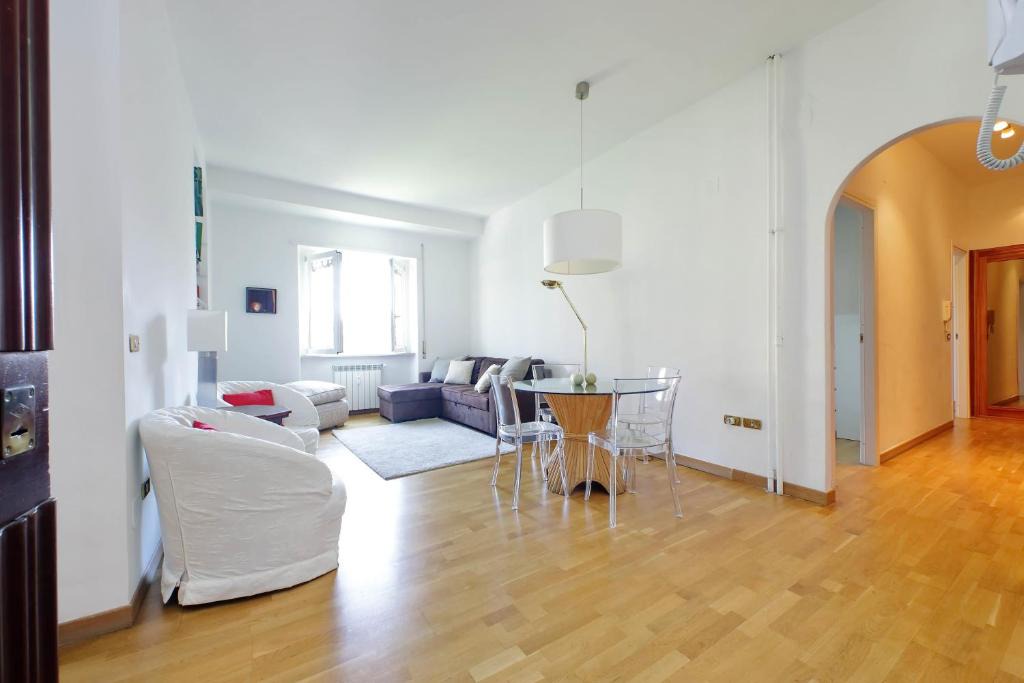 Quartiere XV Della Vittoria Apartment | YCH-Confortevole appartamento vicino Ponte Milvio