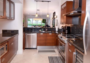513 Mariners Club - 3 bedroom luxury ground floor condo with ocean views