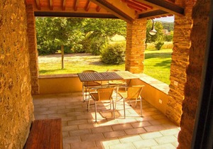 A Villa With a View of Monteriggioni and a Private Swimming Pool