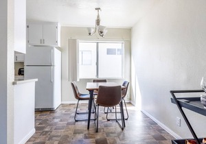 Airy Brentwood 2BR, walk to Shops & Bars, by Blueground