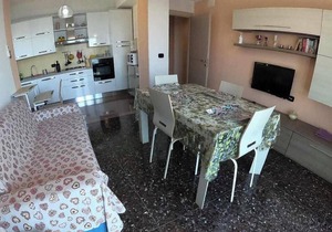 Arcobaleno Apartament 500 meters from the sea.