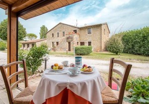 Awesome Apartment In Magione With Wifi