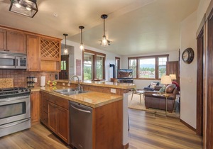 Cozens Pointe A-102 | Large Private Hot Tub | Minutes To Ski Resort!
