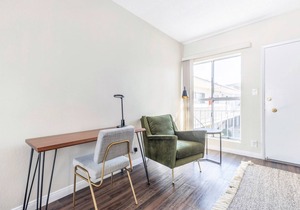 Generous Brentwood 2BR, walk to Shops & Bars, by Blueground