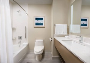 Great Deal! Pool, Free Grab-and-Go Breakfast, Family Vacation