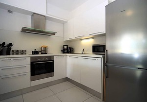 2 bedroom Lake Maggiore apartment with pool