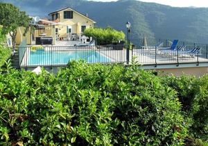 Lovely apartment for 4 people with WIFI, pool, hot tub, TV, patio and parking