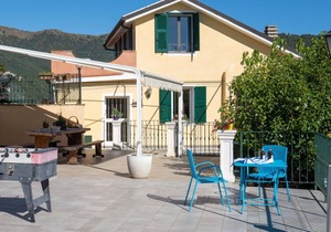 Lovely apartment for 4 people with WIFI, pool, hot tub, TV, patio and parking