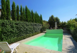 Picturesque Holiday Home in Cortona with Swimming Pool