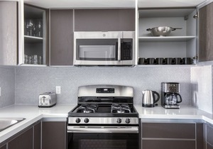 Roomy Brentwood 2BR w/Gym, Rooftop & W/D, near UCLA, by Blueground