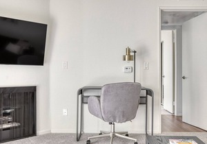 Sunny Glendale 1BR w/ Gym, Pool & W/D, near Americana Mall, by Blueground
