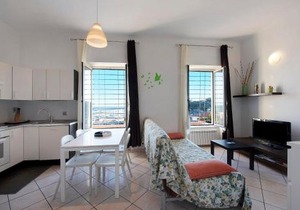 Trilocale in villa vista mare Apt 1