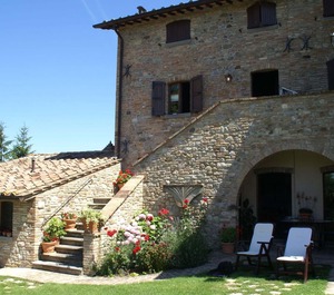 Holiday Montone 