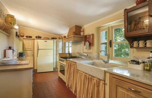 Pescaglia Villa | Beautiful apartment in villa for 6 guests with WIFI, A/C, pool, TV, terrace and pets allowed