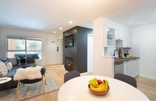 Whistler Cay Heights House | Designer home - A/C, pool, hot tub & free parking