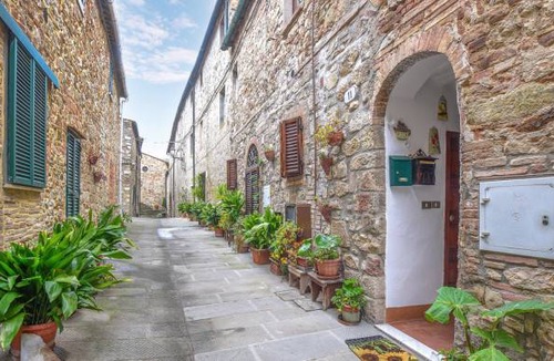 Canneto Apartment | 1 bedroom accommodation in Monteverdi Marittimo