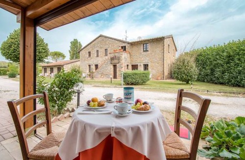 Collesanto Apartment | 1 bedroom accommodation in Magione