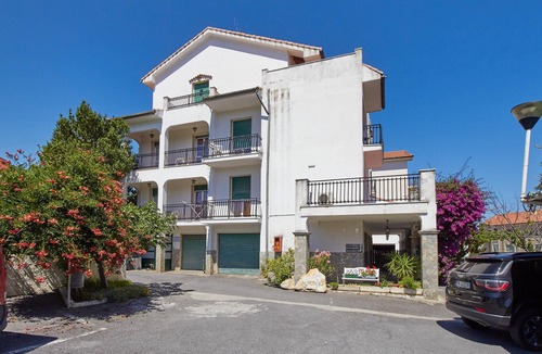 Pietra Ligure Apartment | 1 bedroom beach front apartment in Pietra Ligure -SV-