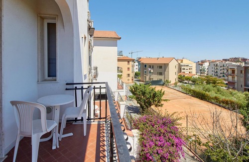 Pietra Ligure Apartment | 1 bedroom beach front apartment in Pietra Ligure -SV-