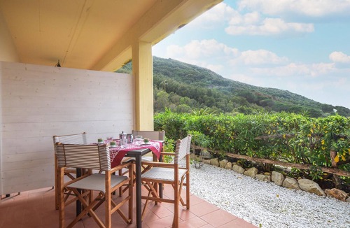 Rio nell'Elba Apartment | 1 bedroom beach front apartment in Nisportino