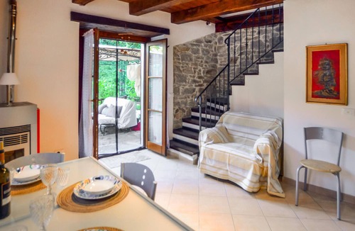 Ortignano Raggiolo House | 1 bedroom gorgeous home in Ortignano Raggiolo