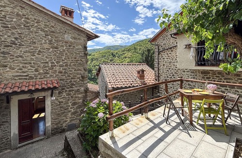 Raggiolo House | 1 bedroom nice home in Raggiolo, Ortignano Ra