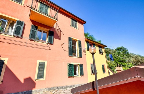 Avegno House | 1 bedroom pet friendly home in Avegno