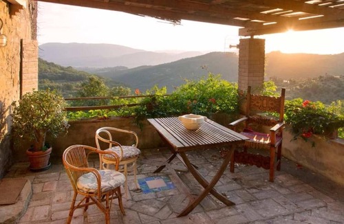 Montelovesco House | 1 Bedroom Private vacation home in Umbria