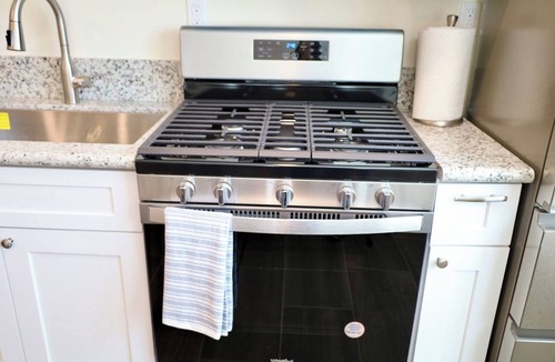 Arlington Apartment | 1 bedroom studio centrally located in Riverside Close to CBU, parkview and 91fwy