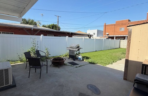 Hawthorne House | 1-bedroom vacation home just 5 minutes to Kia Forum