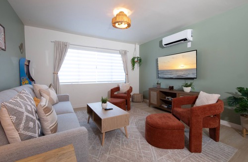 Hawthorne Apartment | 10 Minutes to World Cup - Hot Tub - Fire Pit -Parking - Sleeps 6