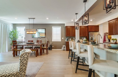 Mira Loma House | 1000 MBPS Fast Wifi★Model Home★Luxury Family Retreat 5B/4b