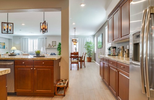 Mira Loma House | 1000 MBPS Fast Wifi★Model Home★Luxury Family Retreat 5B/4b