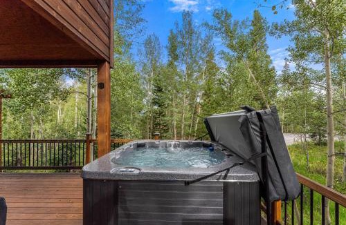 Wildernest Villa | 113 Burgundy Circle : 2300