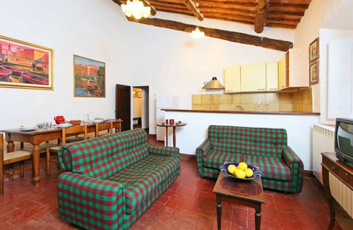 Simignano House | 118 m² House ∙ 3 bedrooms ∙ 6 guests