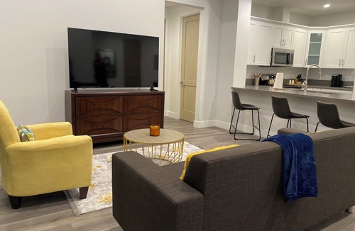 Lawndale Condo | 15 minutes to LAX, SoFi, The Forum and Beaches!