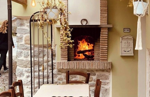 Voltre House | 18th-century stone house by river in Romagna