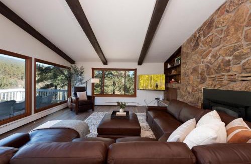 Durango House | 19 Newland Circle