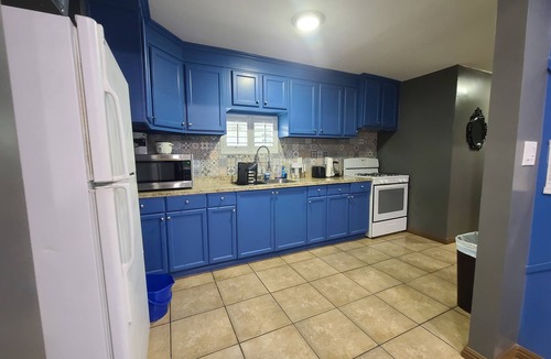 Lawndale House | 1A. Redondo Beach, LAX Free WiFi Private & Laundry