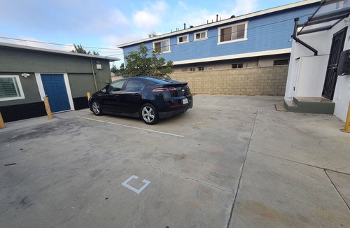 Lawndale House | 1A. Redondo Beach, LAX Free WiFi Private & Laundry