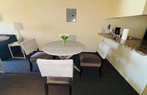 Westwood Apartment | 1Bd Prime Westwood Location One Block from UCLA