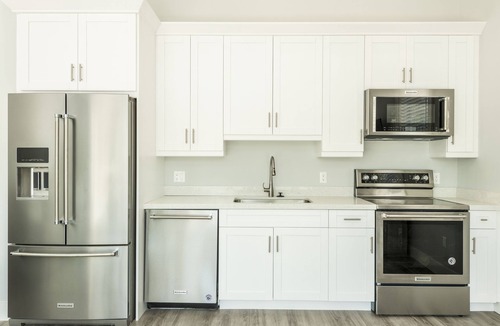 Meadows Condo | 2 Bedroom 1 Bath Condo at Bayfront Suites & Marina - CLEANING FEE INCLUDED