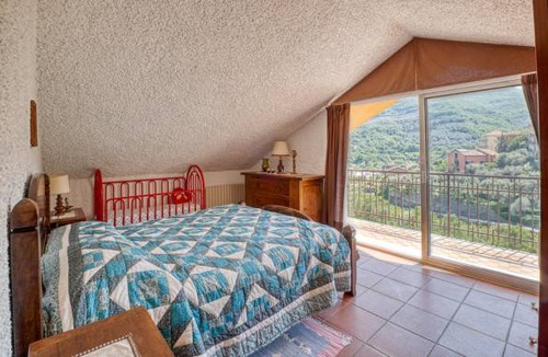 Chiusavecchia House | 2 bedroom accommodation in Chiusavecchia