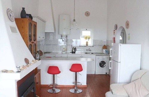 Salema Apartment | 2 Bedroom Apartment with Communal Pool and Sea Views 500 meters from beach