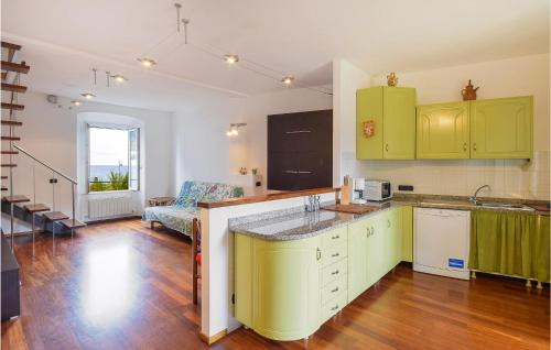 Moneglia Apartment | 2 Bedroom Cozy Apartment In Moneglia
