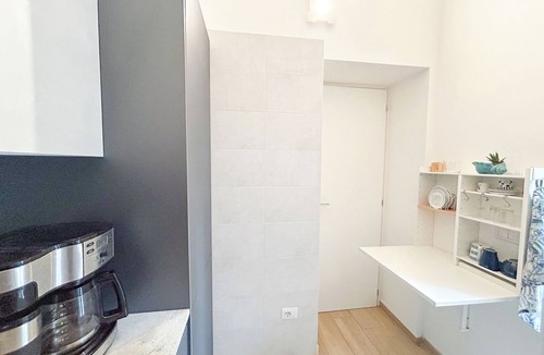 Civitavecchia House | 2-bedroom garden house in Civitavecchia with AC, WiFi. Close to everything !