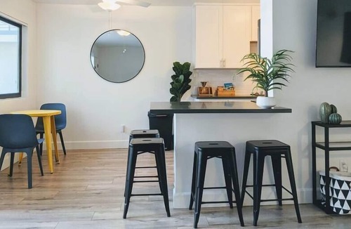 El Segundo Apartment | 2 Bedroom King Twin Beds 2 Bath WFH Desks Live Work vacation